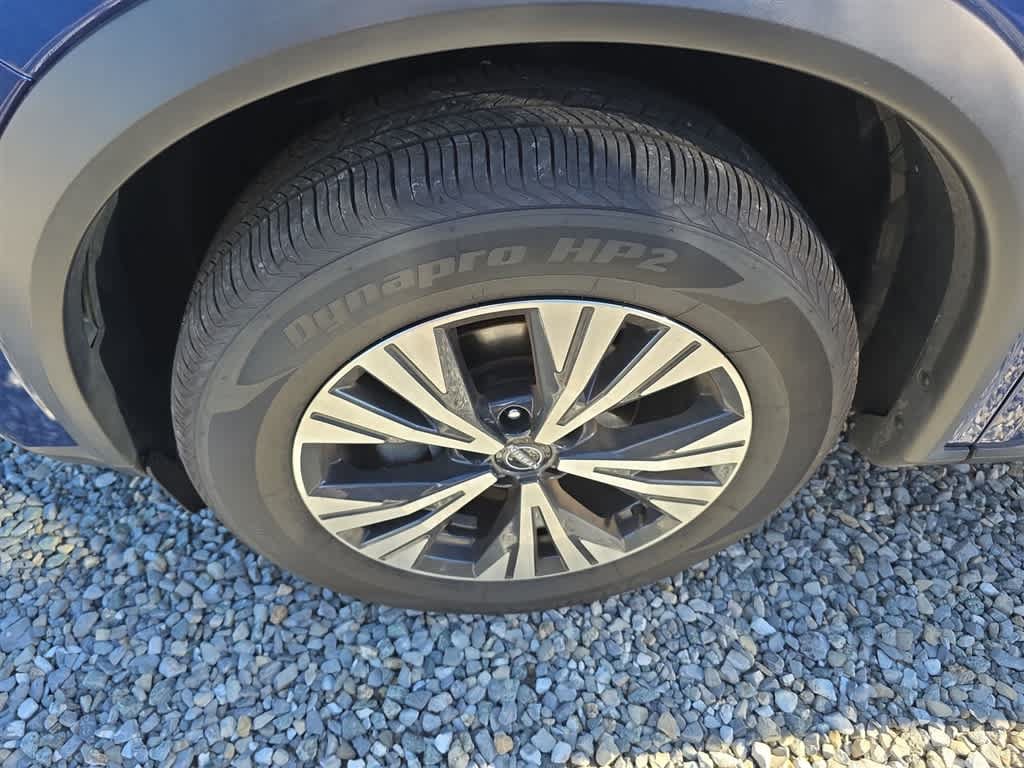 Used 2023 Nissan Rogue SV AWD/4WD image 12