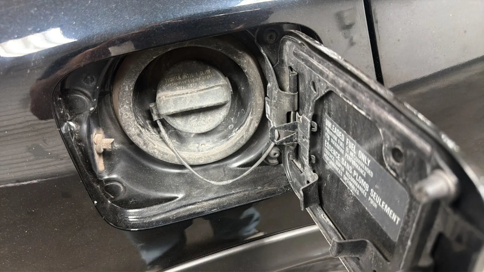 Used 2013 Nissan Juke S FWD image 28