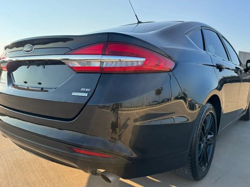 Used 2018 Ford Fusion SE w/ Fusion SE Technology Package FWD image 13