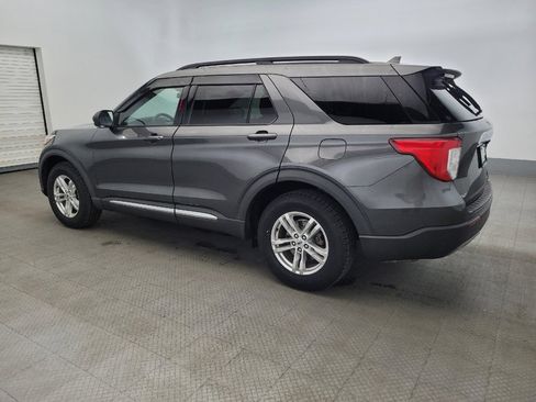 Used 2020 Ford Explorer XLT w/ Equipment Group 202A AWD/4WD image 3