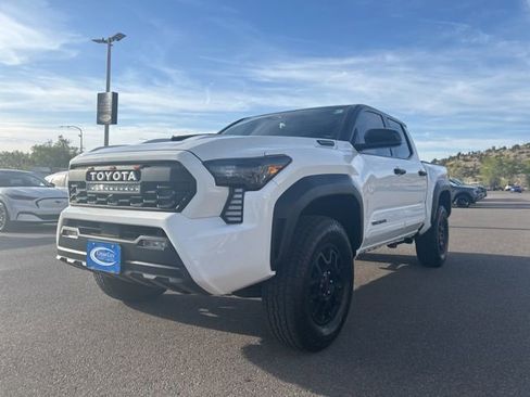 Used 2025 Toyota Tacoma 4x4 Double Cab Hybrid image 29