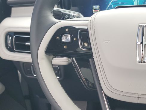 New 2026 Lincoln Aviator Reserve w/ Jet Appearance Package AWD/4WD image 16