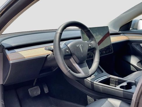 Used 2023 Tesla Model 3 Standard Range RWD image 9