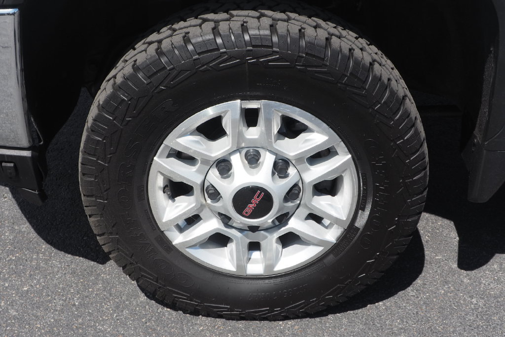 Used 2022 GMC Sierra 2500 SLE w/ Preferred Package AWD/4WD image 9