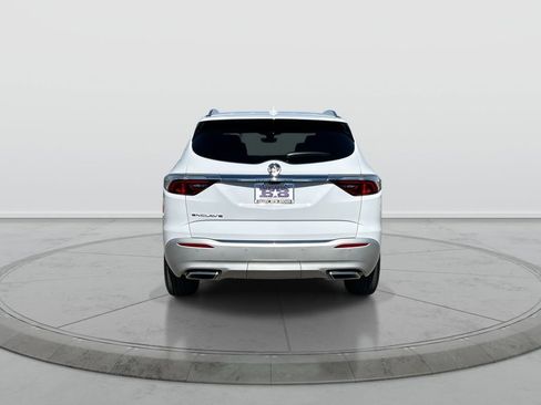 Used 2024 Buick Enclave Essence w/ Technology Package FWD image 7