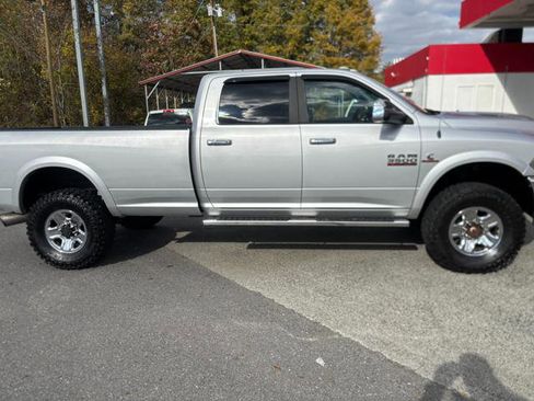 Used 2018 RAM 3500 Laramie image 9