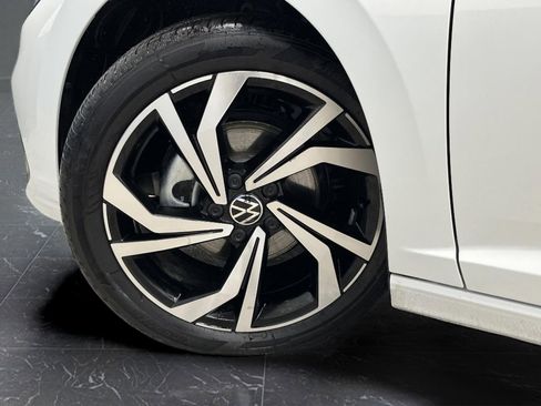 Used 2025 Volkswagen Jetta SEL image 34