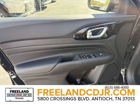 New 2026 Jeep Compass Latitude image 19