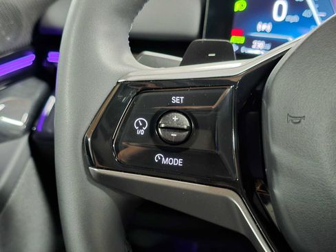 Used 2024 BMW 530i xDrive w/ Convenience Package image 35