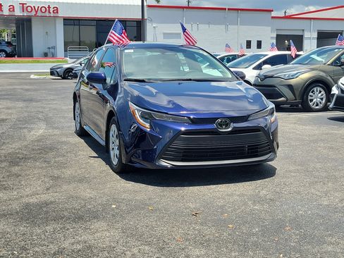 Used 2024 Toyota Corolla LE FWD image 2