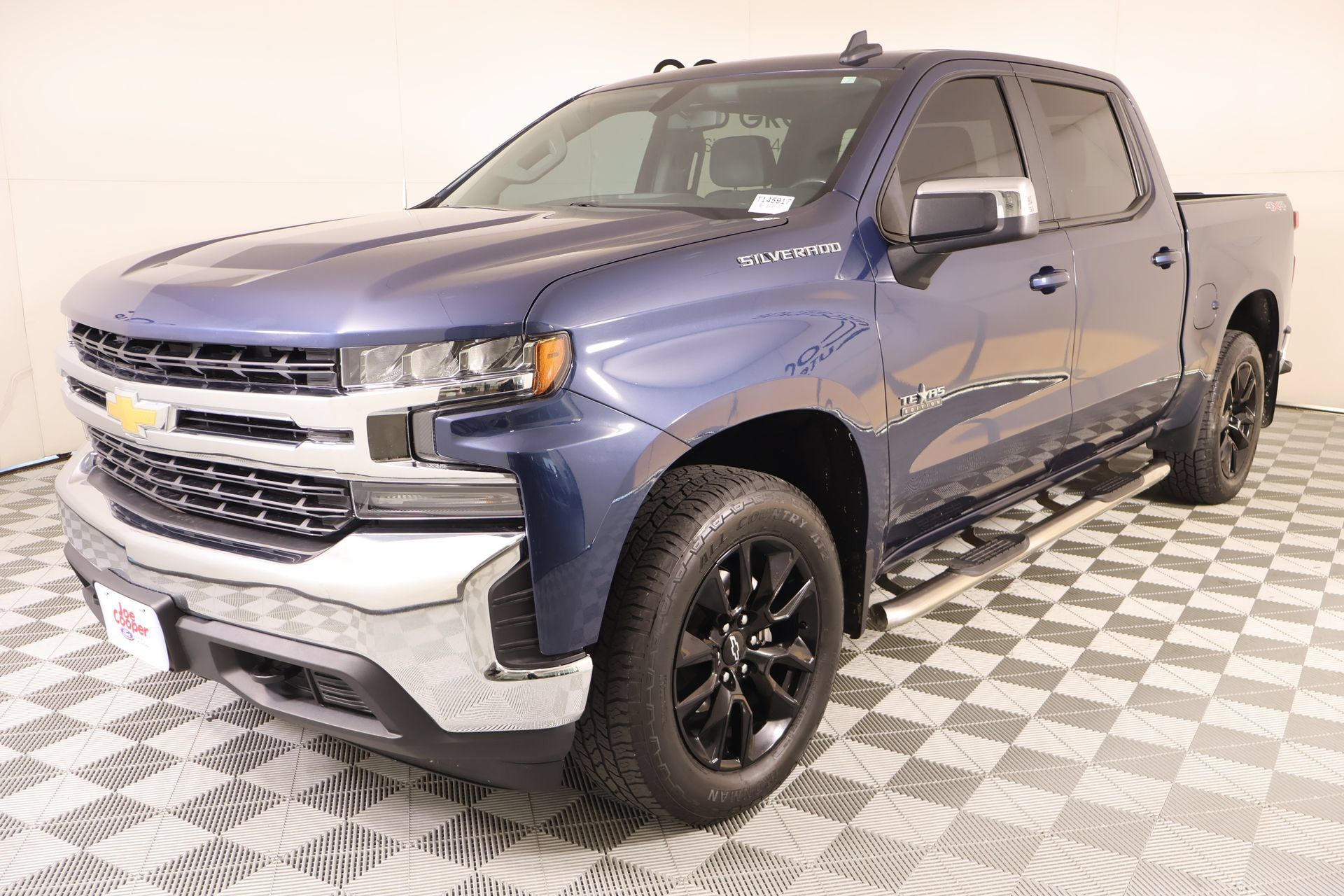 Used 2020 Chevrolet Silverado 1500 LT w/ Texas Edition AWD/4WD image 10