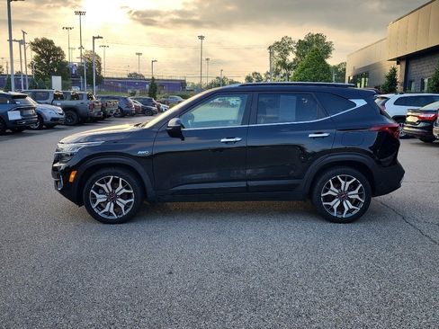 Used 2022 Kia Seltos SX w/ Sunroof Package AWD/4WD image 4