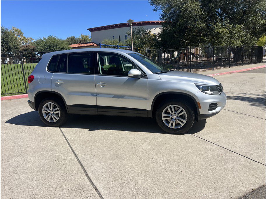 Used 2013 Volkswagen Tiguan S FWD image 8