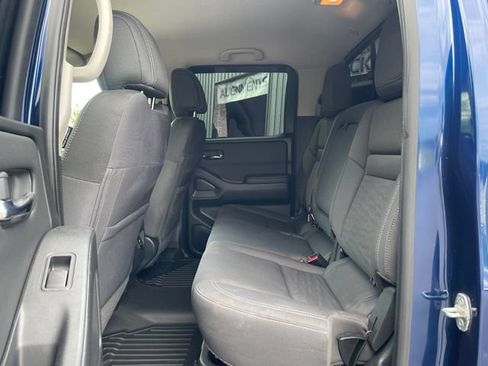 Used 2022 Nissan Frontier SV AWD/4WD image 12