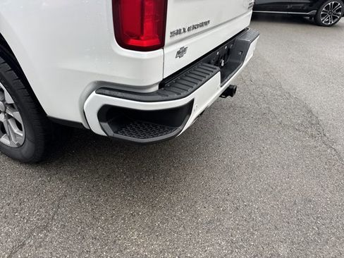 Used 2021 Chevrolet Silverado 1500 High Country w/ Z71 Off-Road Package image 8