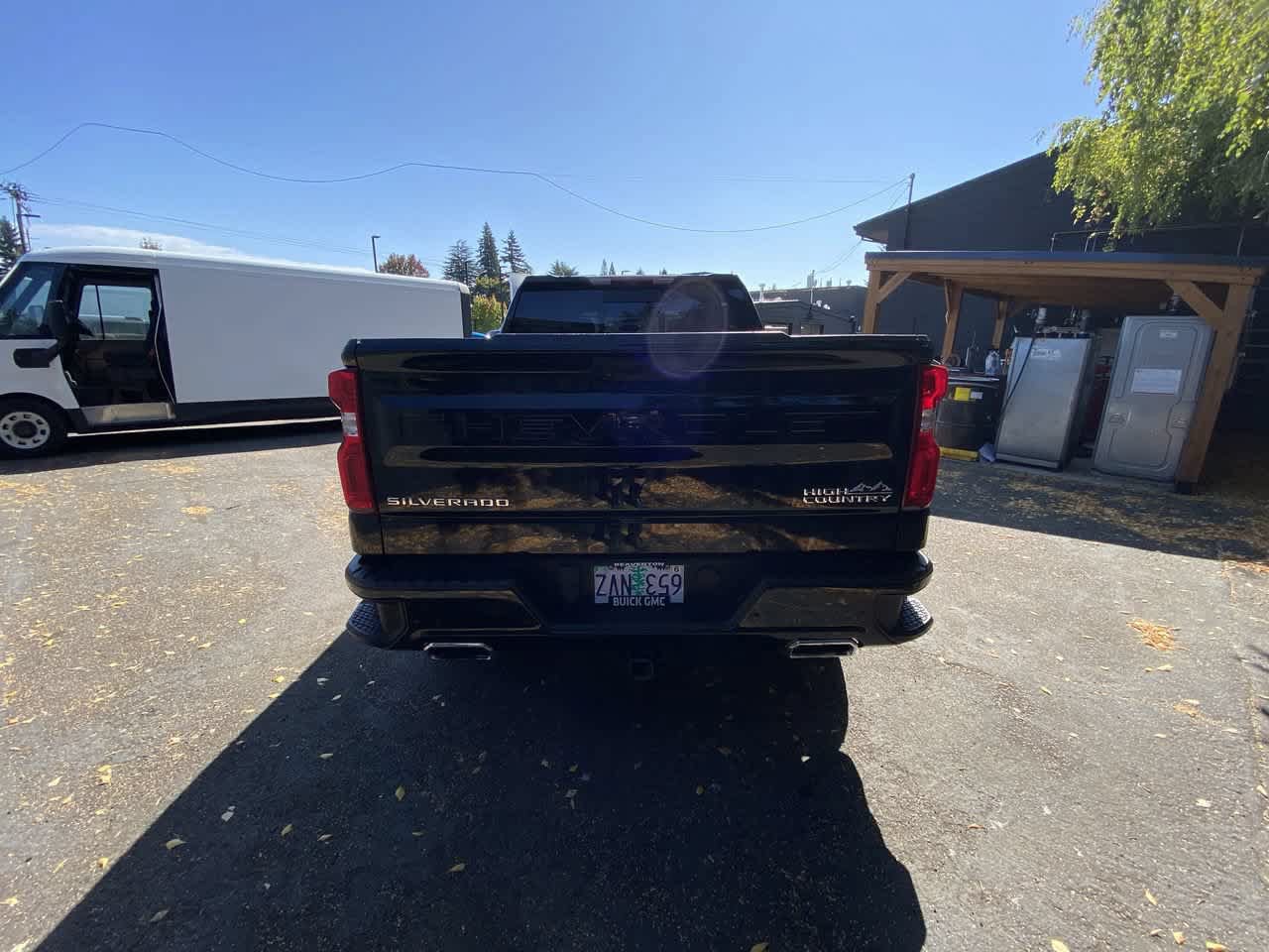 Used 2022 Chevrolet Silverado 1500 High Country w/ Technology Package AWD/4WD image 5