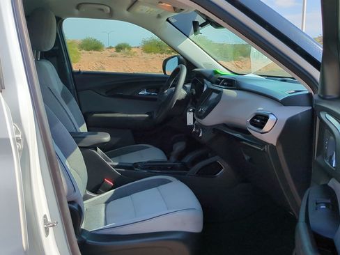 Used 2021 Chevrolet TrailBlazer LS FWD image 28