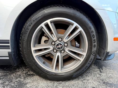 Used 2010 Ford Mustang Convertible RWD image 38