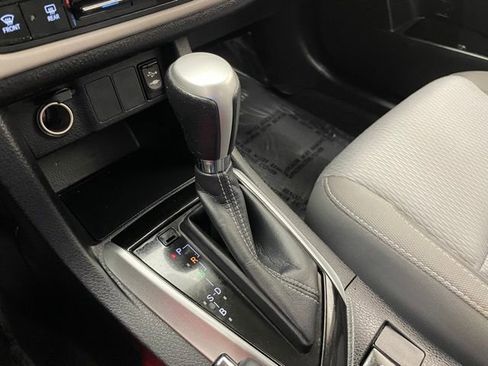 Used 2017 Toyota Corolla LE w/ Carpet Mat Package (TMS) FWD image 7