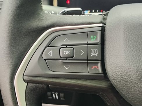 New 2025 Jeep Grand Cherokee Altitude image 20