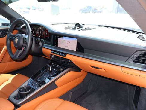 Used 2025 Porsche 911 Carrera RWD image 26