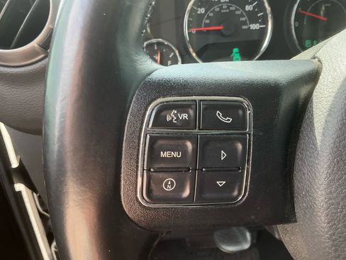 Used 2018 Jeep Wrangler Unlimited Sport S image 19