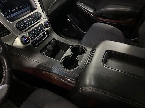 Used 2018 GMC Yukon XL SLE image 18