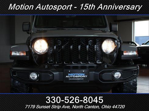 Used 2021 Jeep Gladiator Sport AWD/4WD image 32