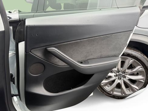 Used 2023 Tesla Model Y Long Range image 23