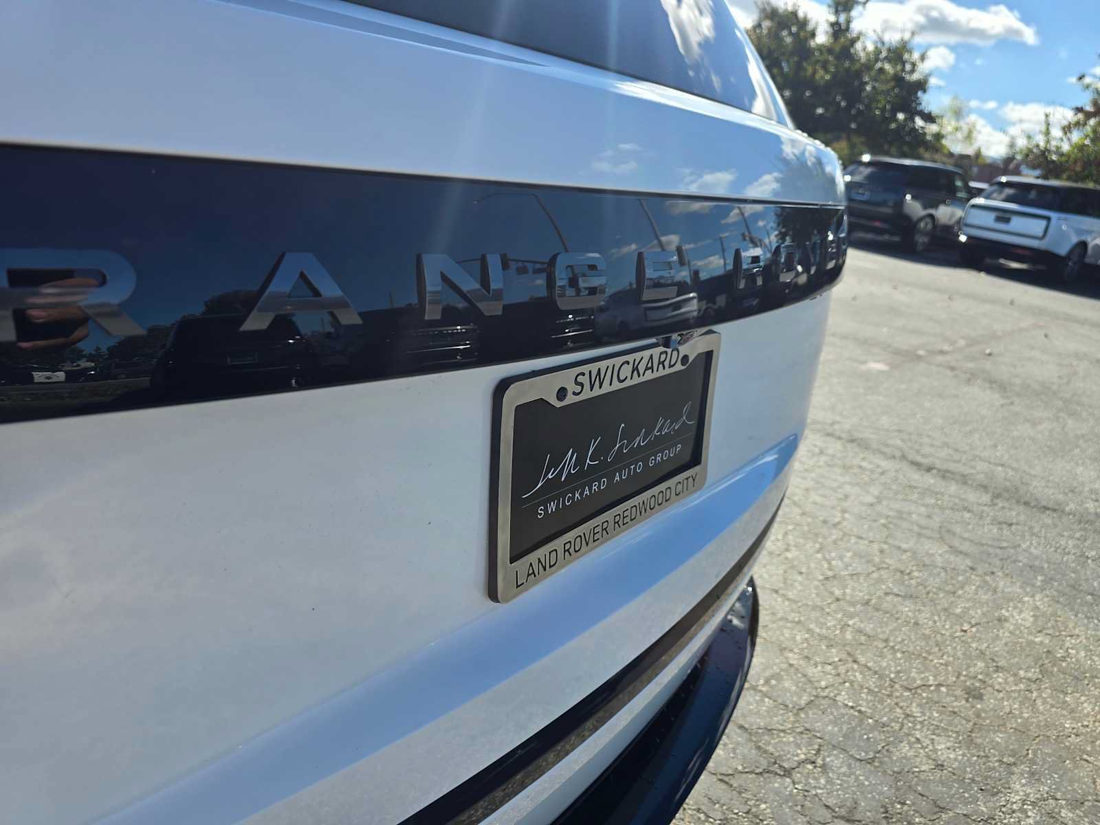 New 2025 Land Rover Range Rover Long Wheelbase SE AWD/4WD image 16