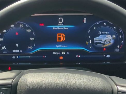 Used 2023 Chevrolet Suburban RST image 17