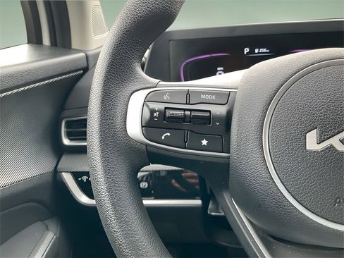 Used 2024 Kia Sportage LX image 25