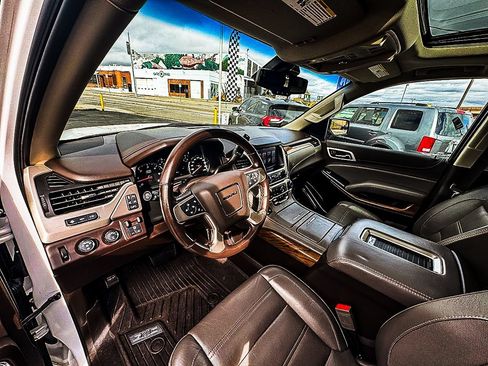 Used 2020 GMC Yukon Denali w/ Denali Ultimate Package AWD/4WD image 13