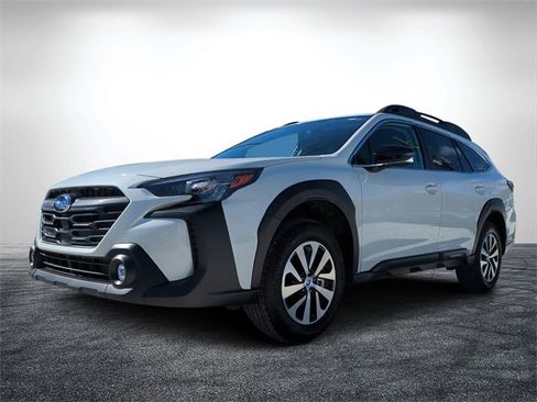 Used 2025 Subaru Outback Premium image 8