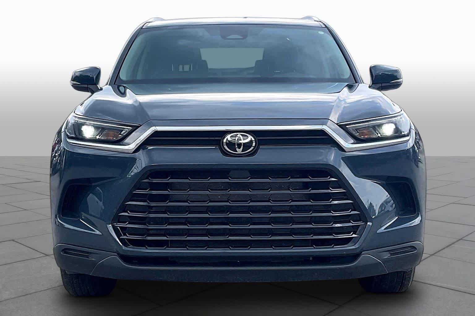 Used 2026 Toyota Grand Highlander AWD image 4