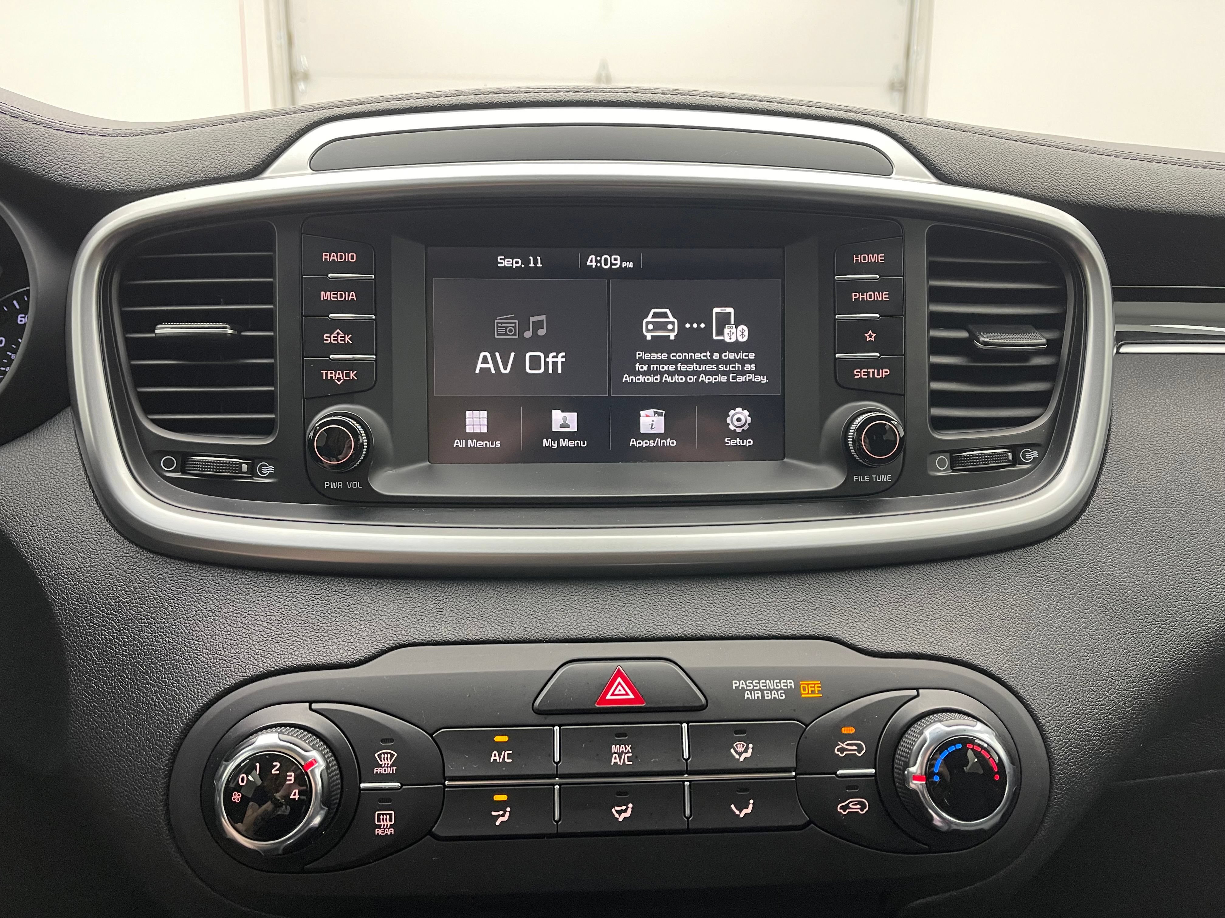 Used 2020 Kia Sorento LX FWD image 21