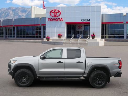 Used 2025 Chevrolet Colorado Trail Boss image 6