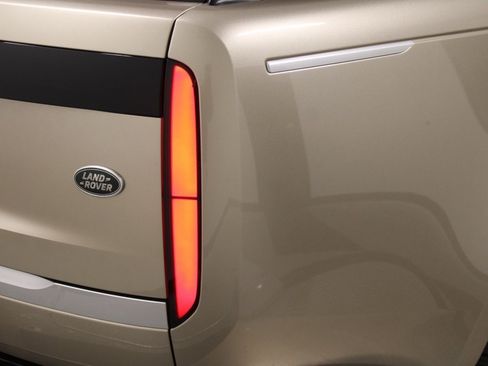 Used 2023 Land Rover Range Rover Autobiography image 14