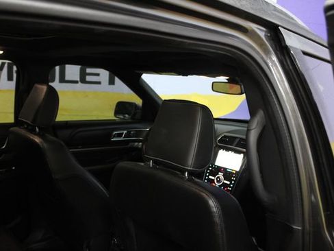 Used 2018 Ford Explorer Platinum AWD/4WD image 10