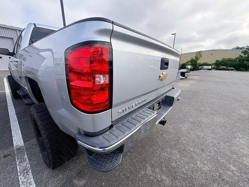 Used 2018 Chevrolet Silverado 1500 LT w/ Trailering Package AWD/4WD image 4