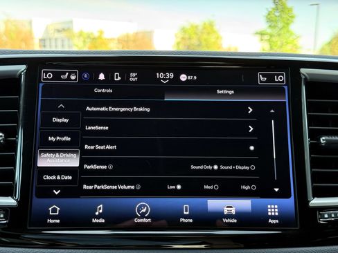 Used 2023 Chrysler Pacifica Touring-L FWD image 42