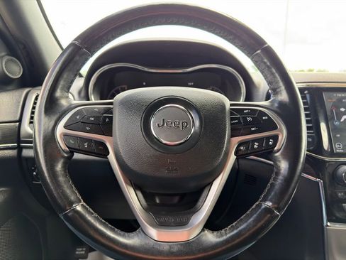 Used 2020 Jeep Grand Cherokee Limited AWD/4WD image 18