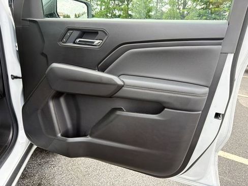 Used 2025 Chevrolet Colorado LT RWD image 14