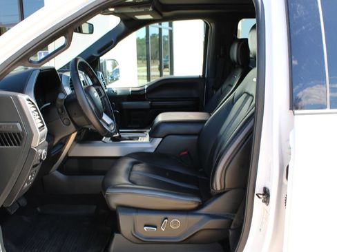 Used 2019 Ford F150 Platinum w/ Equipment Group 701A Luxury image 12