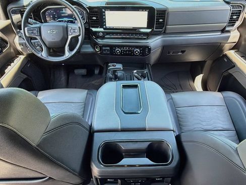 Used 2022 Chevrolet Silverado 1500 ZR2 w/ Technology Package AWD/4WD image 35