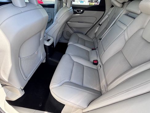 Used 2018 Volvo XC60 T8 Inscription AWD/4WD image 16