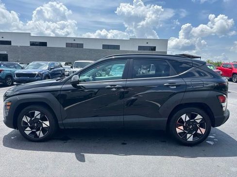 Used 2025 Hyundai Kona SEL FWD image 2