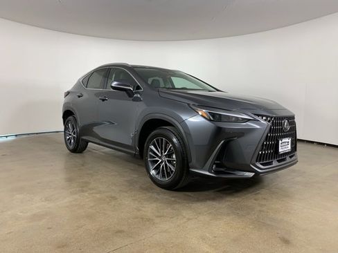 Used 2025 Lexus NX 350 AWD w/ Accessory Package (2T) image 4