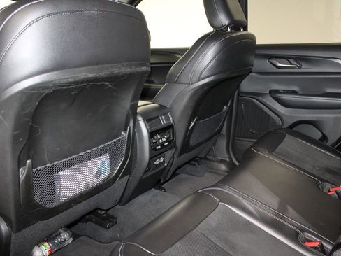 Used 2024 Jeep Grand Cherokee Altitude image 19