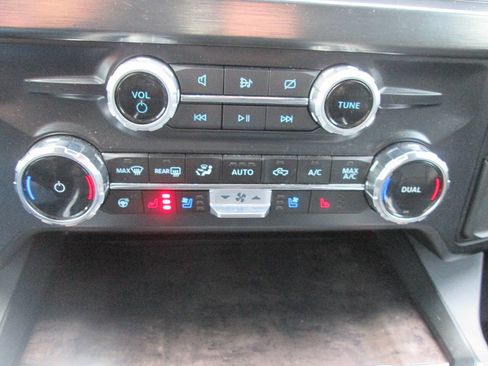 Used 2024 Ford F250 Lariat AWD/4WD image 25